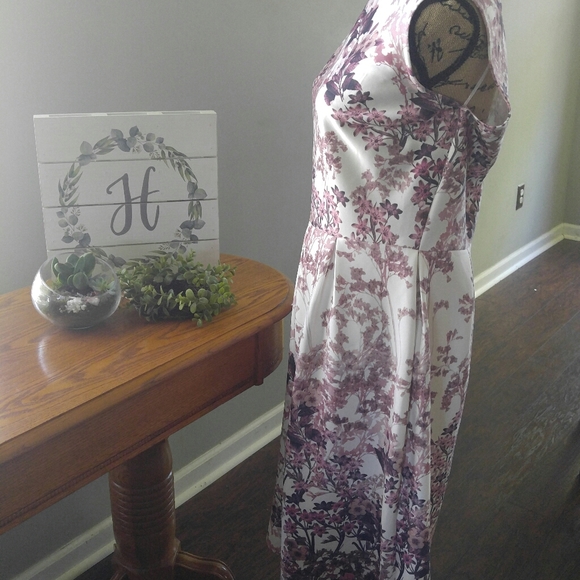 Floral dress - Picture 2 of 4